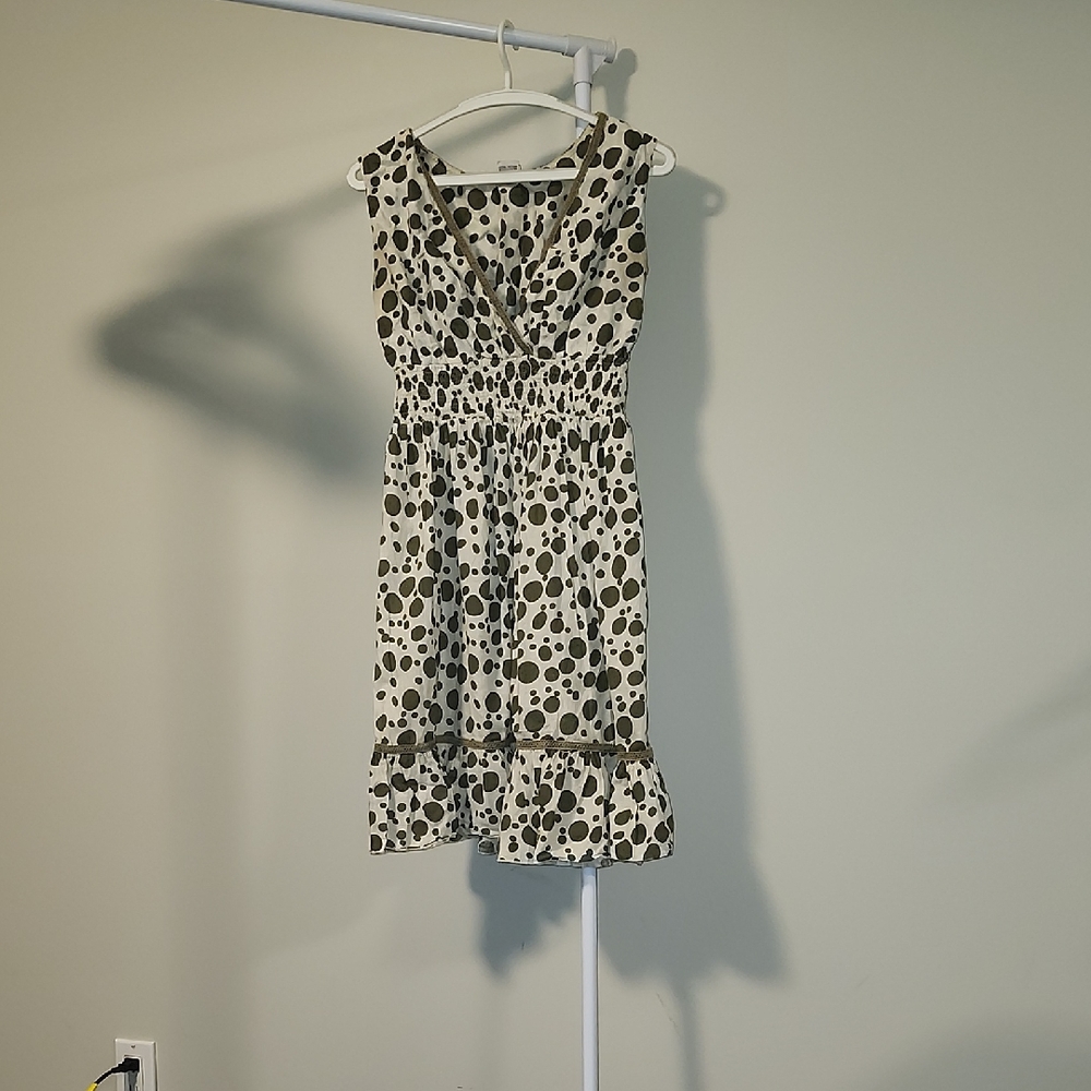 Elegant Sleeveless Polka Dot Midi Dress